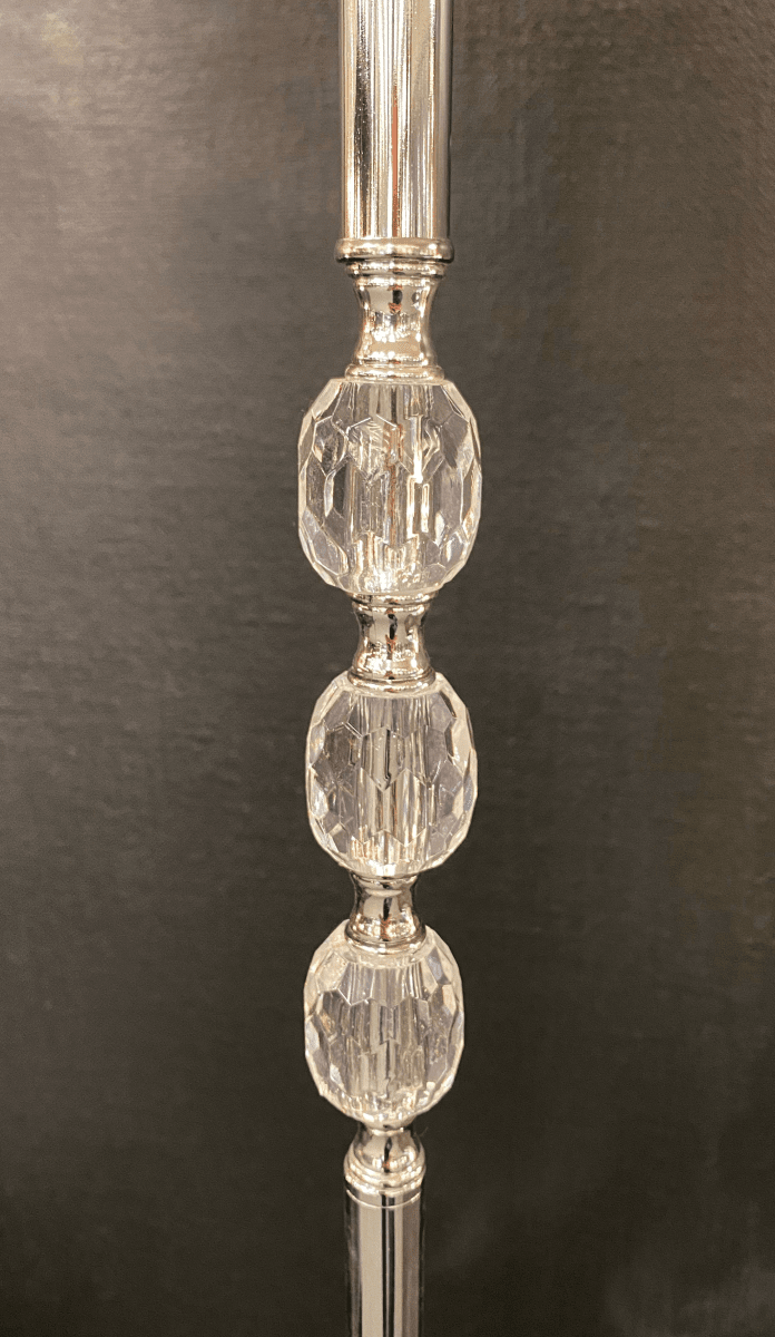 Johanna Chrome lampadaire De Aneta Lighting - Il est recommand&eacute; de le placer dans le salon ou la chambre, car il fournit non seulement un bon &eacute;clairage g&eacute;n&eacute;ral mais repr&eacute;sente &eacute;galement un d&eacute;tail int&eacute;rieur &eacute;l&eacute;gant.