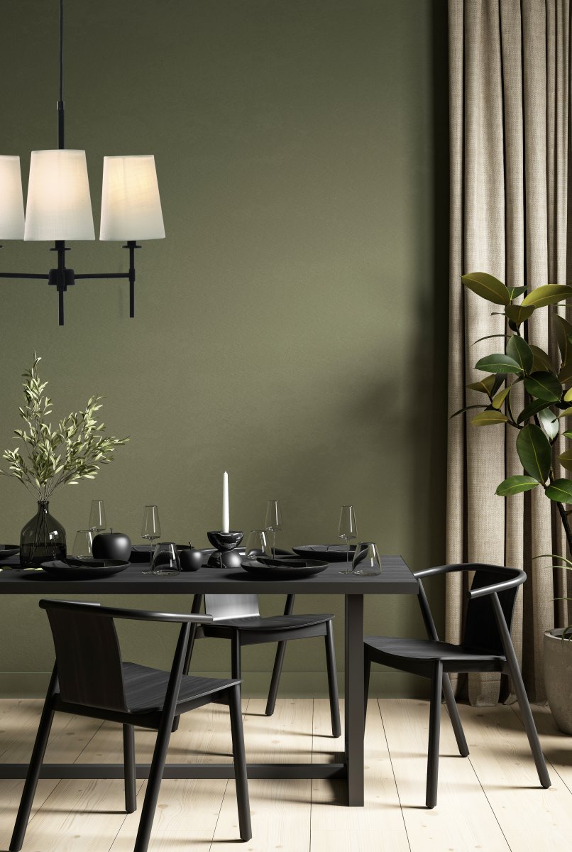 Verbier Ø40 Noir suspension De Aneta Lighting - Fabriqué en métal laqué noir à la surface légèrement rugueuse et doté d'abat-jour en tissu blanc, Verbier diffuse une lumière agréable et élégante, idéale pour éclairer la table lors de dîners conviviaux dans la cuisine ou la salle à manger.