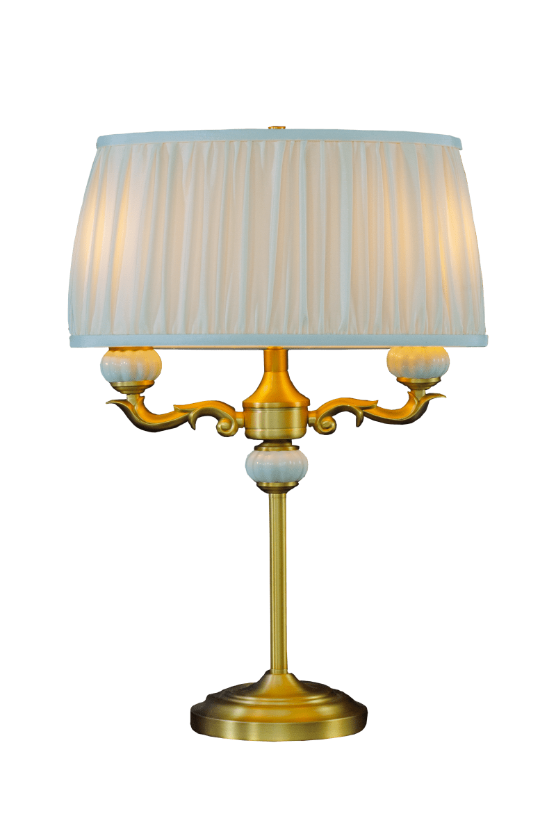 Toulouse 55cm Or lampe de table De Aneta Lighting - La lampe de table Toulouse s&eacute;duit par son design classique et &eacute;l&eacute;gant, rehauss&eacute; de d&eacute;tails d&eacute;coratifs et d'une finition dor&eacute;e raffin&eacute;e.